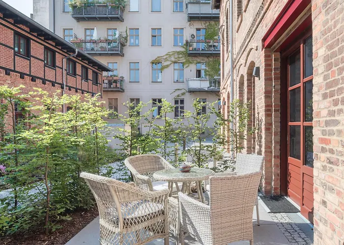 Mitte Loft Group & Family Friendly, 150m2, 2brs, 2bathrooms, Living & Dinning , 4 - 8 Guests Apartamento *