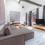 Apartmán Mitte Loft Group & Family Friendly, 150m2, 2brs, 2bathrooms, Living & Dinning , 4 - 8 Guests Berlín