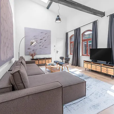 Appartamento Mitte Loft Group & Family Friendly, 150m2, 2brs, 2bathrooms, Living & Dinning , 4 - 8 Guests Berlino