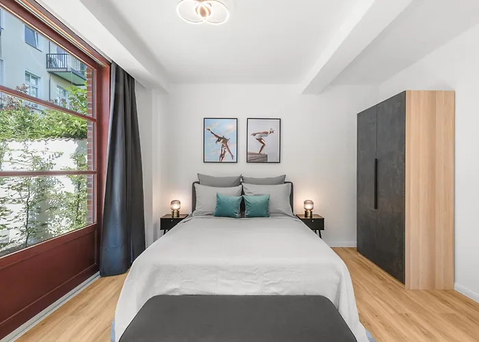 דירה Mitte Loft Group & Family Friendly, 150m2, 2brs, 2bathrooms, Living & Dinning , 4 - 8 Guests ברלין