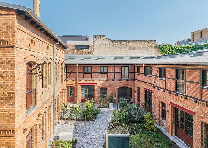 Mitte Loft Group & Family Friendly, 150m2, 2brs, 2bathrooms, Living & Dinning , 4 - 8 Guests ברלין