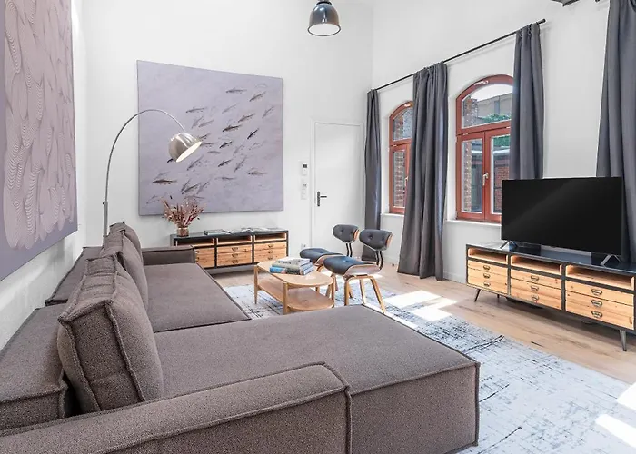 דירה Mitte Loft Group & Family Friendly, 150m2, 2brs, 2bathrooms, Living & Dinning , 4 - 8 Guests ברלין