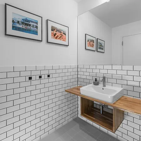 Mitte Loft Group & Family Friendly, 150m2, 2brs, 2bathrooms, Living & Dinning , 4 - 8 Guests * Берлин