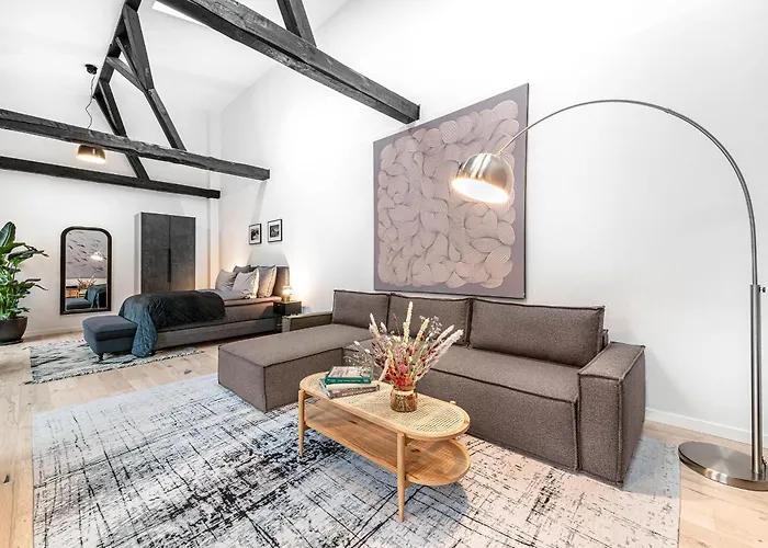 Daire Mitte Loft Group & Family Friendly, 150m2, 2brs, 2bathrooms, Living & Dinning , 4 - 8 Guests Berlin